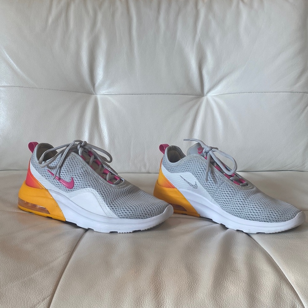 Nike AirMax- Like New Women’s 8.5